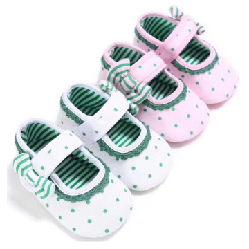 2017 enxada venda prewalker sapatos de bebê vestido de princesa estilo fresco sapato sapatos de bebê de crochê